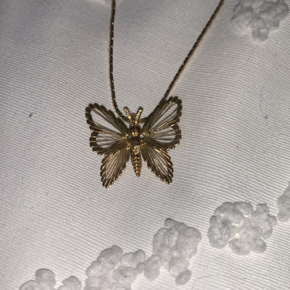 VIntage Monet Gold Tone Metal Butterfly Necklace - Picture 3 of 6